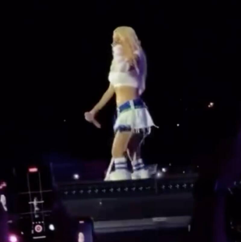 Karol G terminó llorando en su concierto en Guatemala.