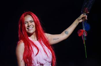 La Quinta Vergara se tiñó de rojo: El increíble show de luces de Karol G en el Festival de Viña 2023