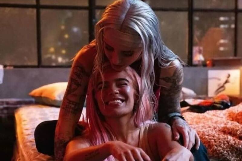 Karol G y Young Miko hacen de pareja en el nuevo video musical de "La Bichota".