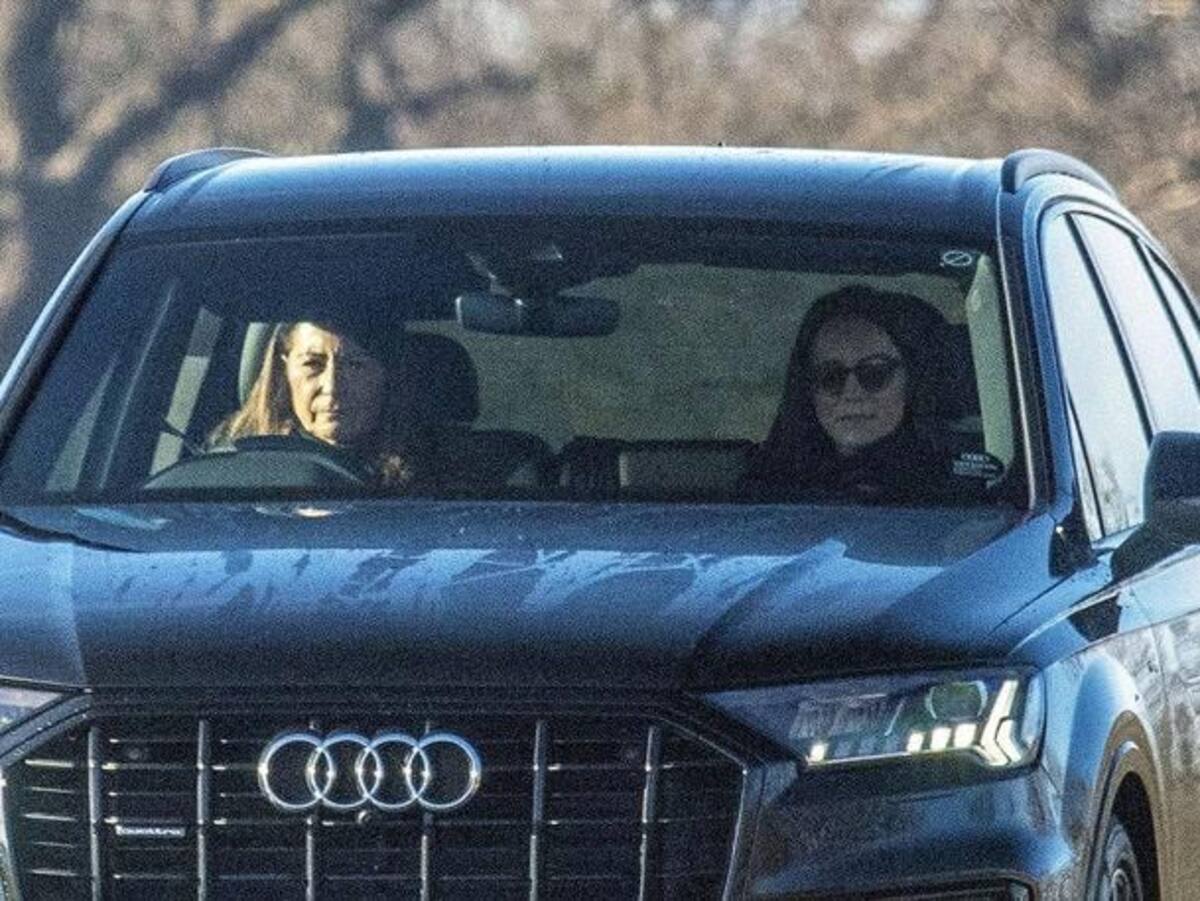Kate Middleton junto a su madre Carole.