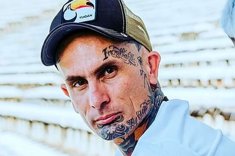 y la fuerte historia de su líder.