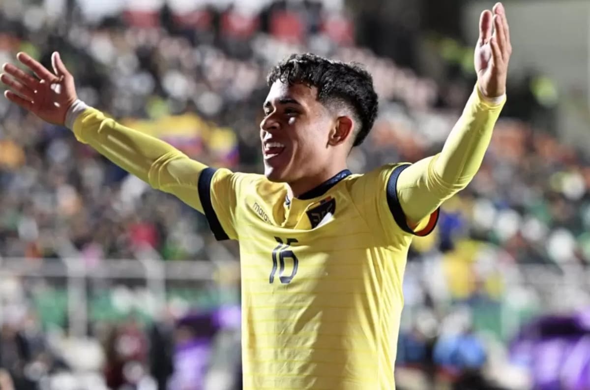 Kendry Páez: el delantero ecuatoriano de 16 años que le mete miedo a La Roja