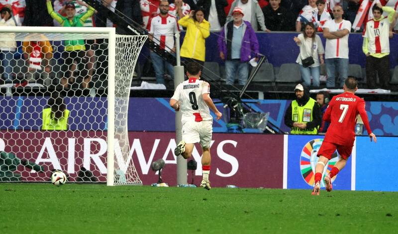 marcó el último gol de Turquía sobre Georgia en la Eurocopa. EFE