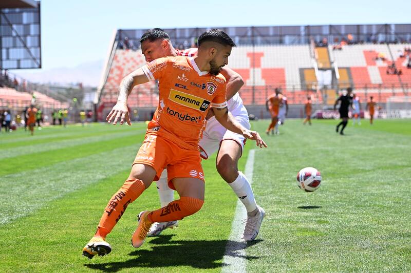 Kevin Harbottle jugaría en Curicó Unido en este 2024. Foto: Pedro Tapia/Photosport