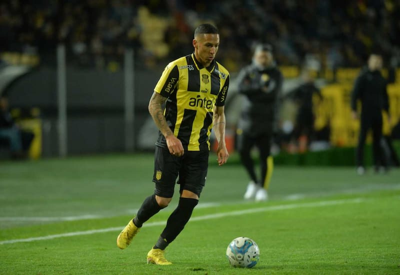 fue formado en la cantera de Peñarol.