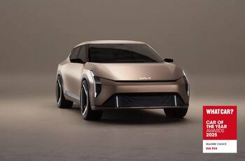 Un trío para festejar: Kia celebra triple trofeo en prestigioso premio