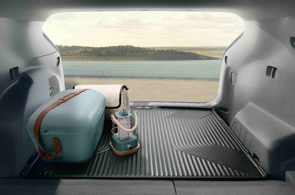 Kia presenta material confeccionado con plástico de la Gran Isla de Basura del Pacífico