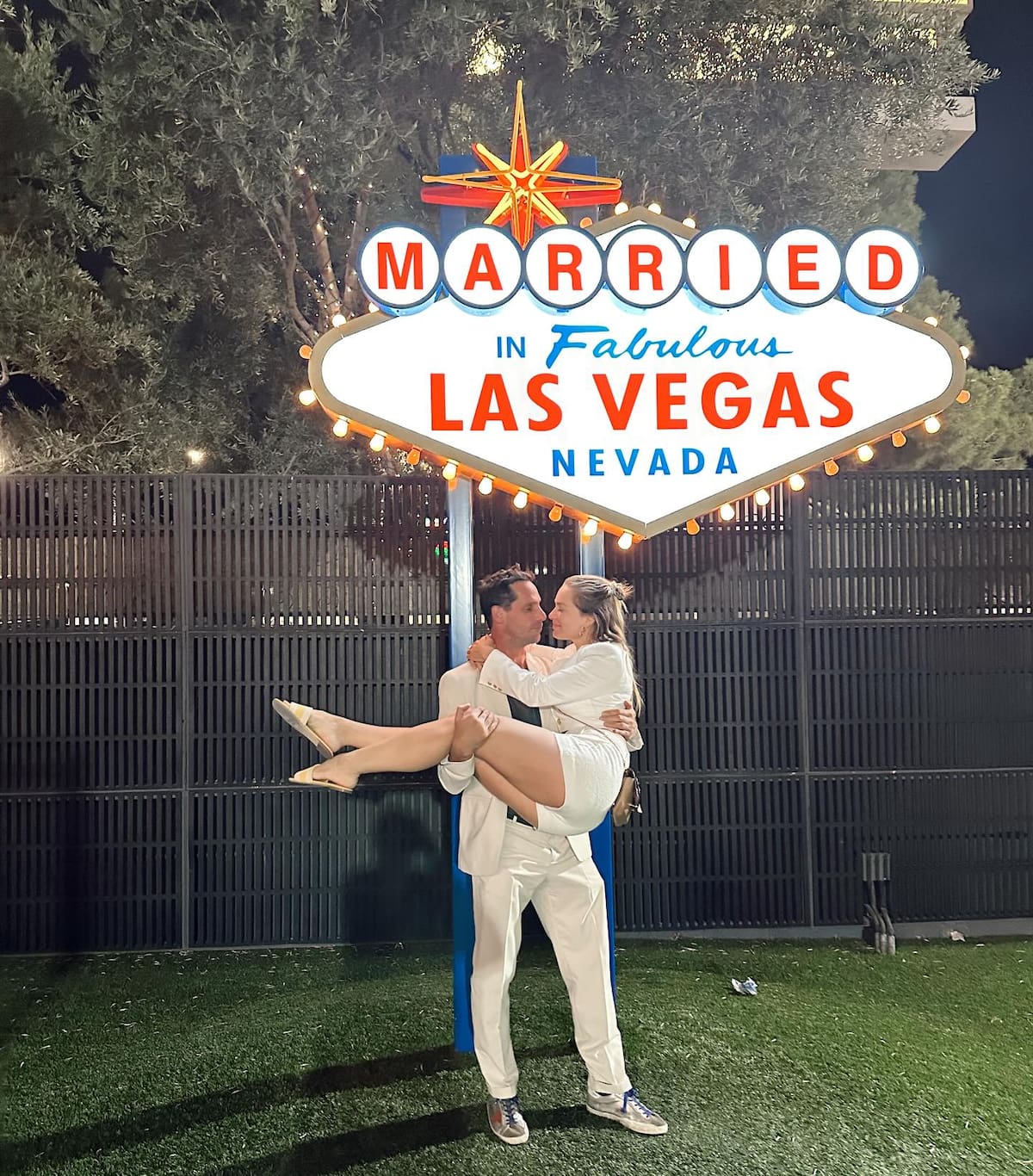 Con esta fotografía Gonzalo Valenzuela y Kika Silva anunciaron su matrimonio.