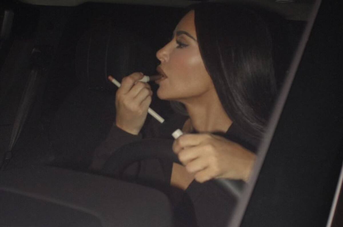 “Espero que tus hijos no estén en el auto”: Kim Kardashian es acusada de poner a sus hijos en peligro
