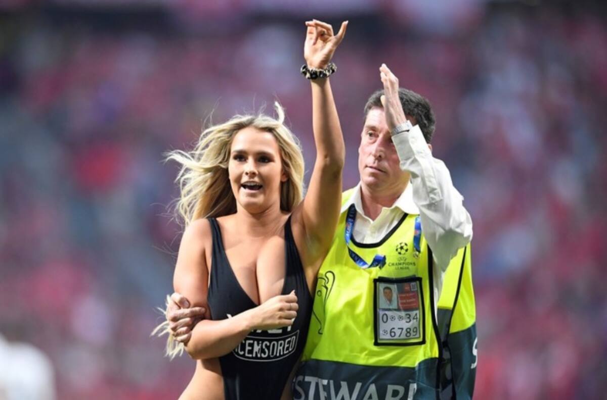 Hackearon el Instagram de Kinsey Wolanski, modelo que ingresó semidesnuda a la final de la Champions