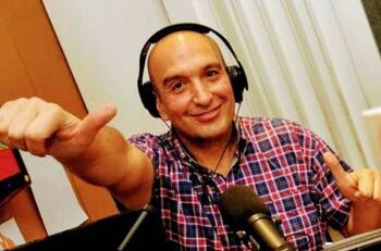 “Es insólito”: “Kiwi” rompe el silencio tras ser despedido de TVN por desubicado beso a Pamela Leiva