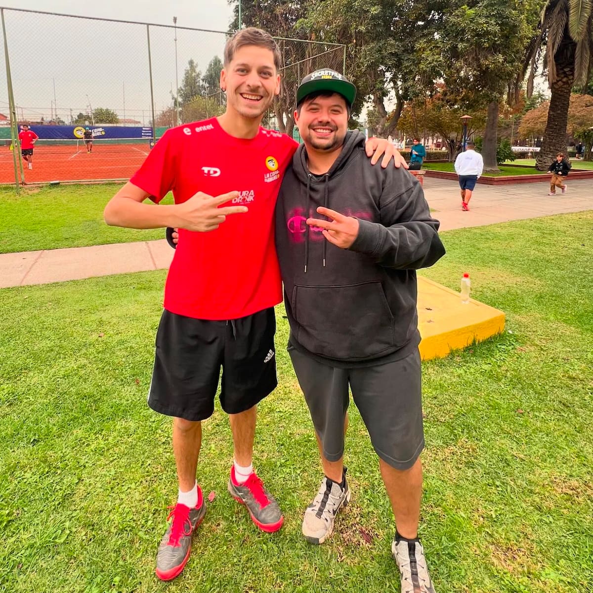 Kneza y Elfi no se veían hace 15 años