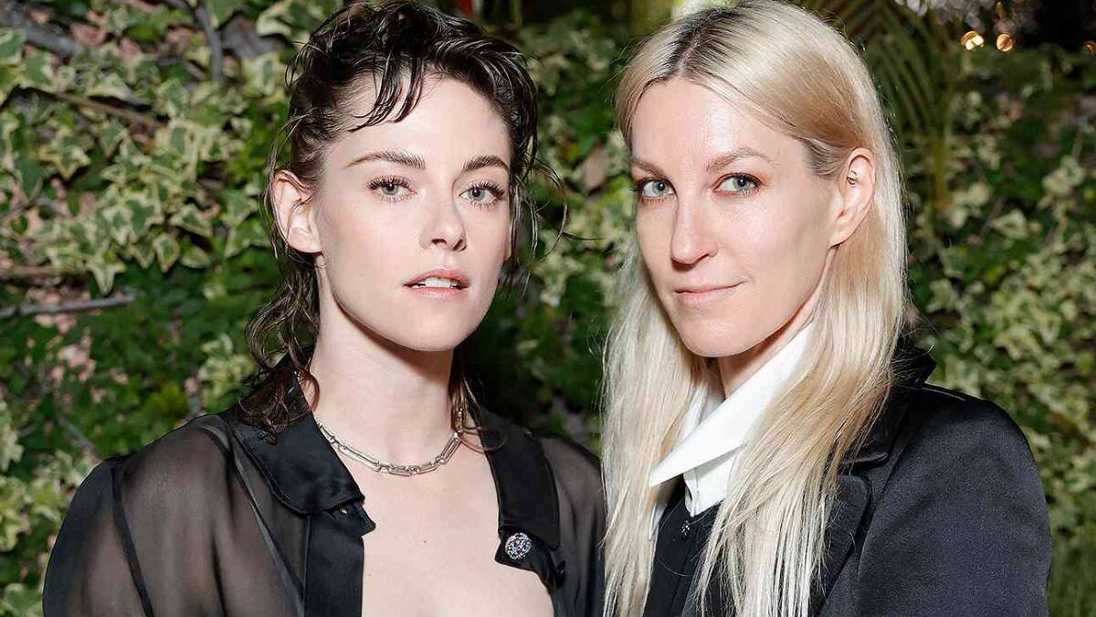 Los especiales looks de Kristen Stewart y su pareja, Dylan Meyer, en la cena previa a los Premios Oscar 2024