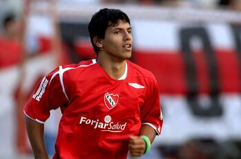 Kun Agüero confirma que está listo para volver a jugar fútbol y podría ser compañero de un chileno