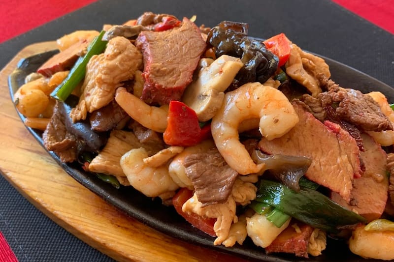 El restaurante es valorado por su sabor consistente, porciones abundantes y precios moderados. Foto: Google Maps.