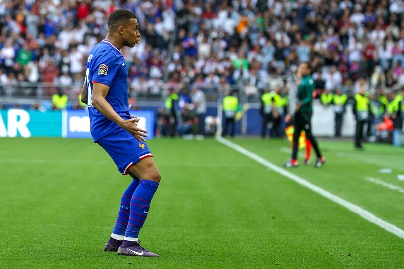 brilló en triunfo de Francia. Foto: EFE.