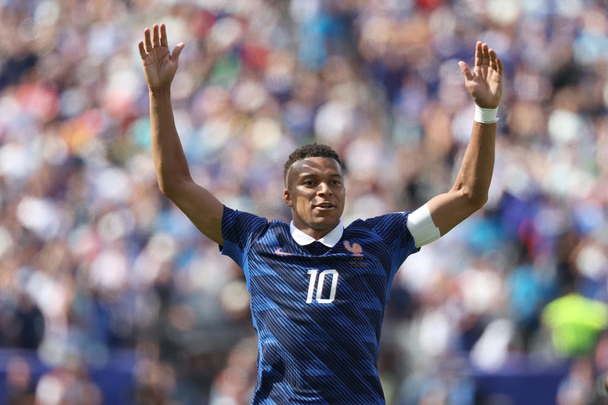 El delantero del Real Madrid anotó un doblete en su debut con Francia en el Mundial. Foto: EFE.