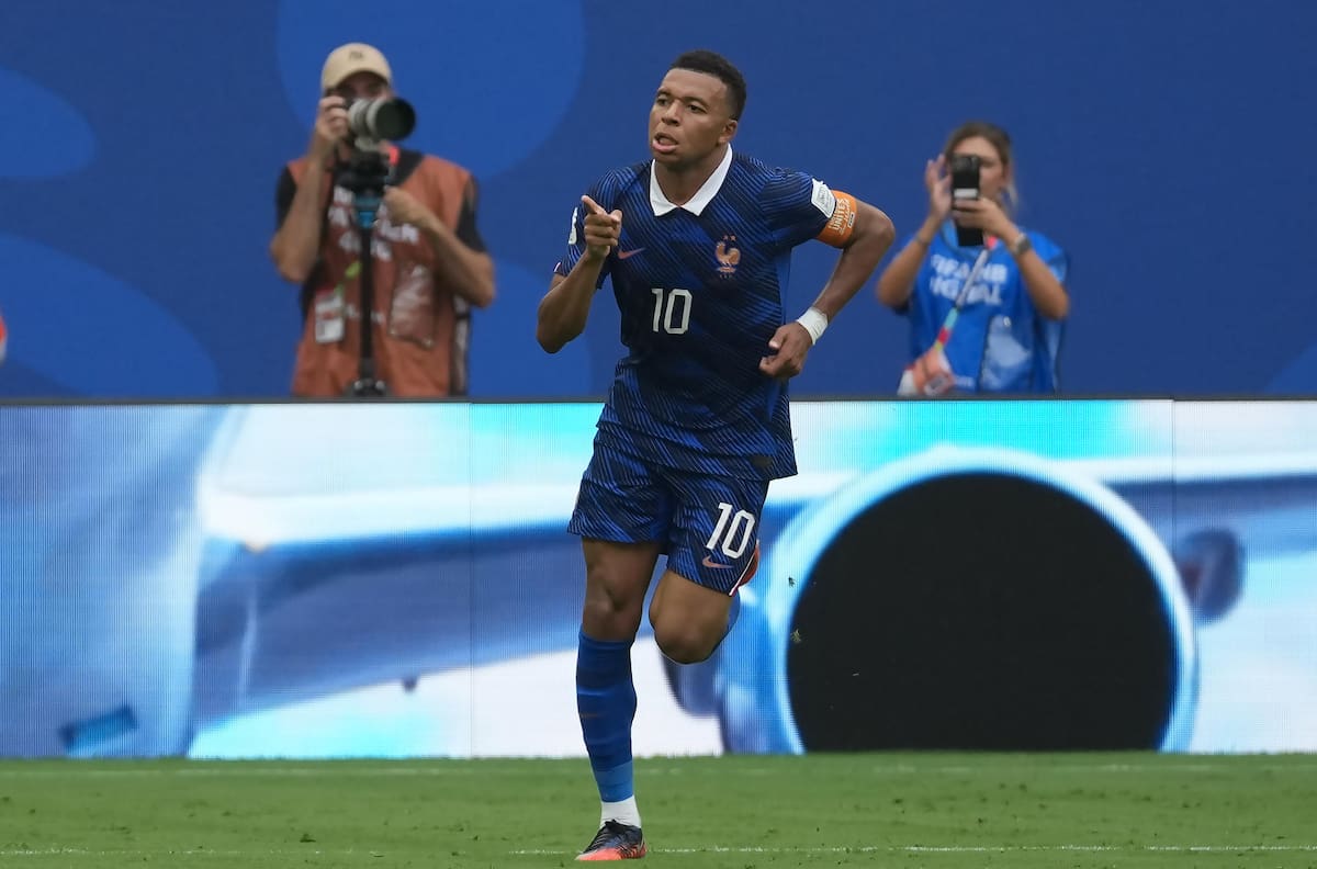 Kylian Mbappé agiganta su leyenda en mundiales y le mete enorme presión a Lionel Messi