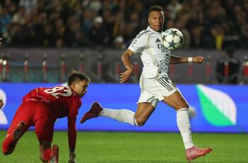 VIDEO | Kiki FC: Mbappé lideró la goleada de Real Madrid con un triplete en Champions League