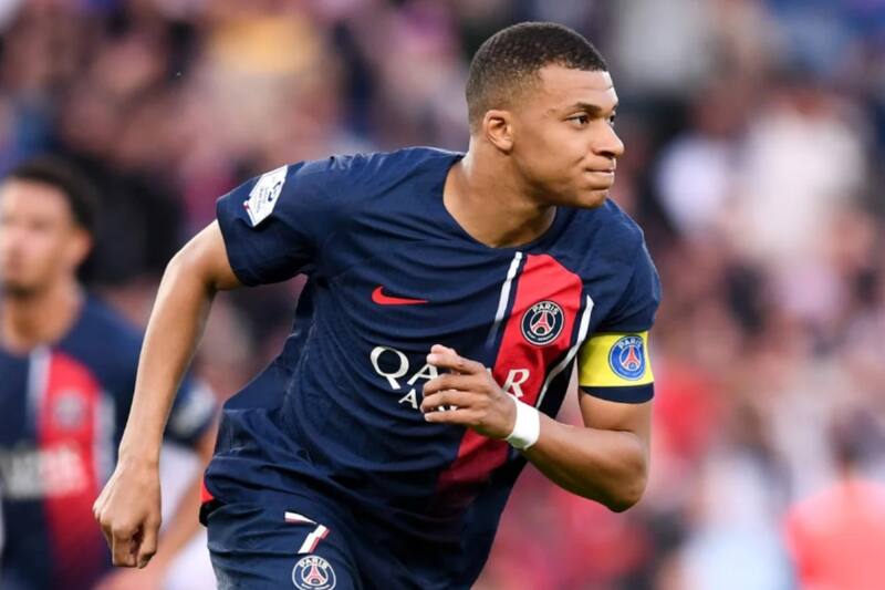 Kylian Mbappé entrena en Francia con otros cinco jugadores del PSG que no fueron considerados en la pretemporada