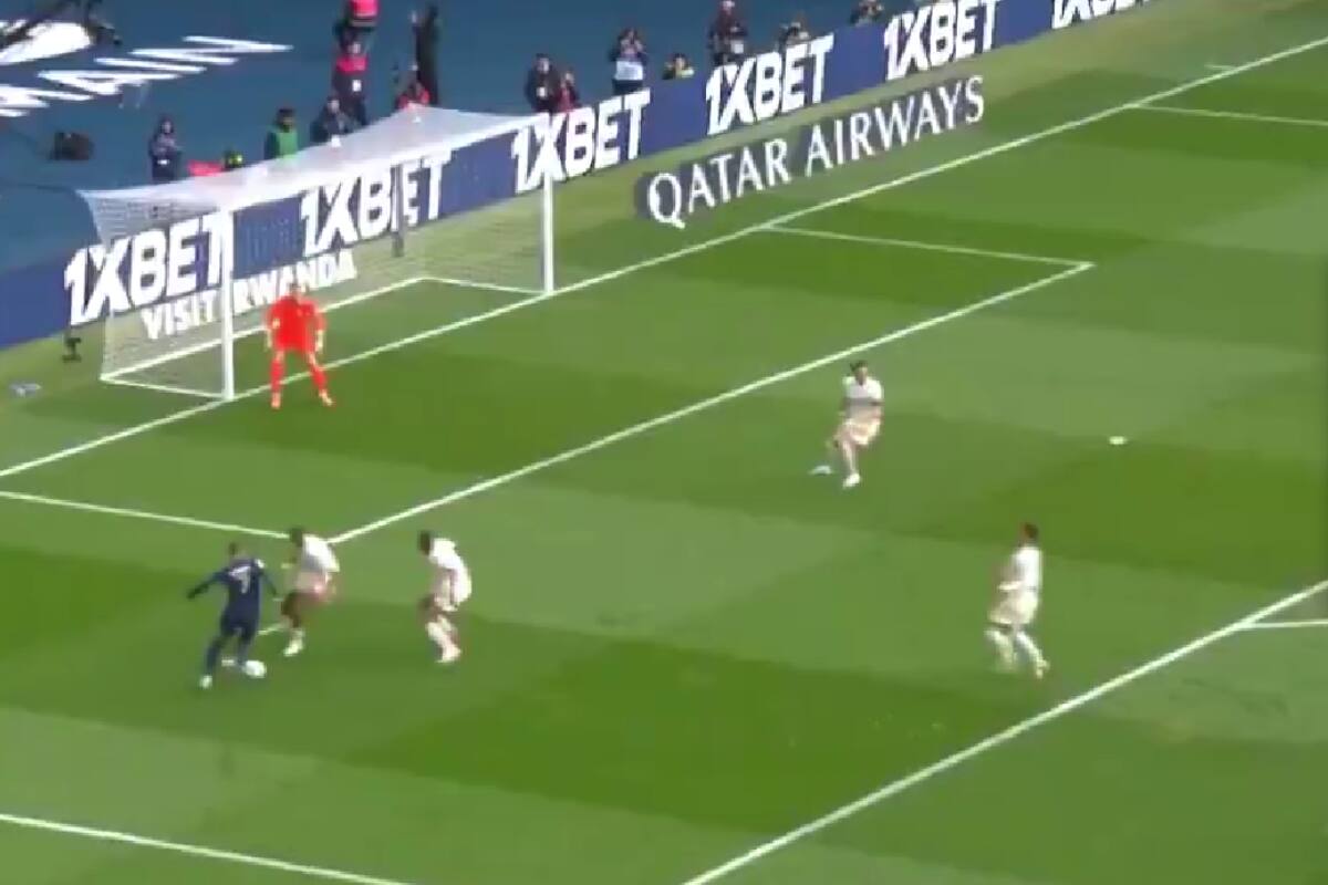 Kylian Mbappé y la apertura de la cuenta ante Lille.