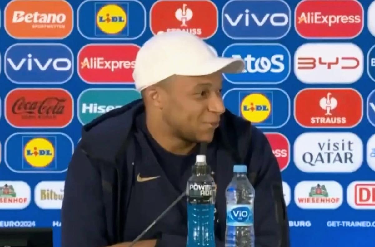 VIDEO | Kylian Mbappé sorprende con sutil comentario contra la extrema derecha en plena conferencia de prensa