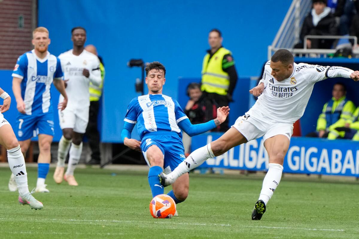 Kylian Mbappé expulsado en Real Madrid. EFE