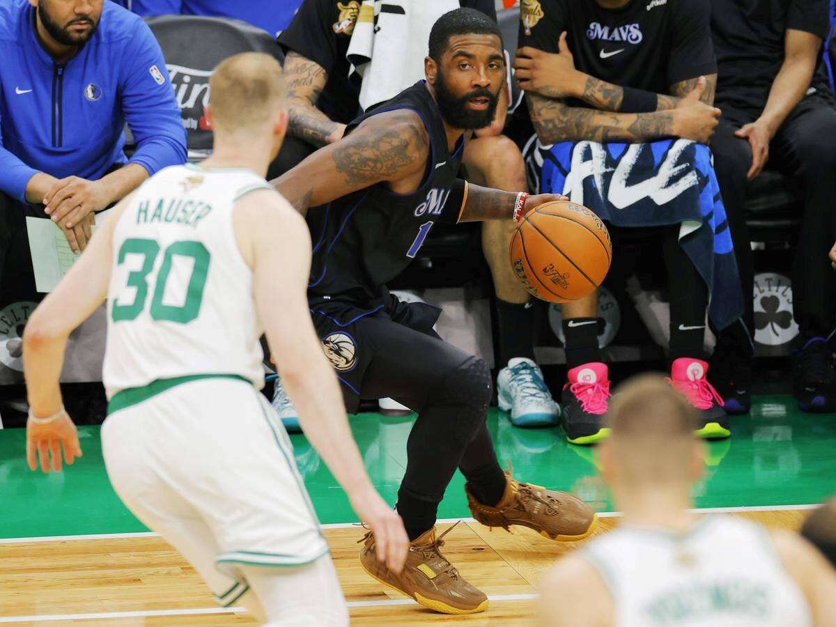 El base de Dallas Mavericks tuvo una discreta noche en la ofensiva. Foto: EFE