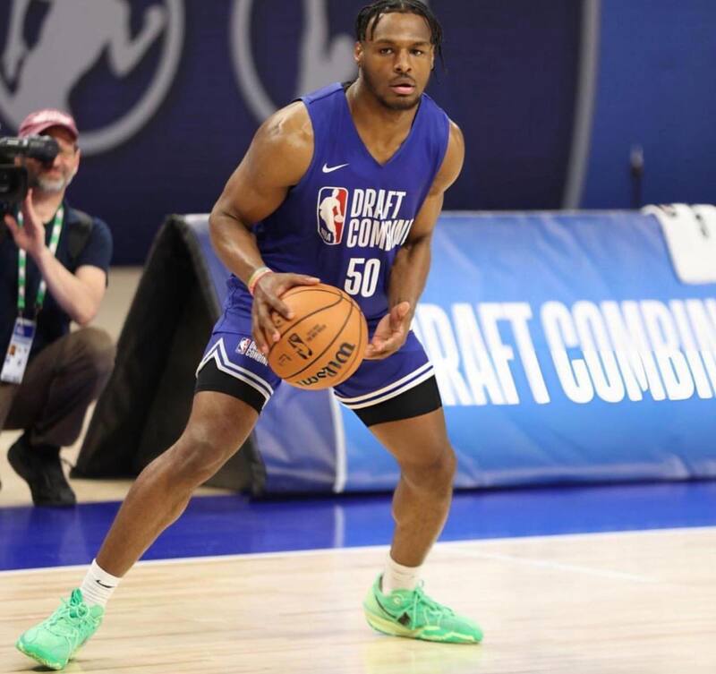 La compañía de implementos deportivos tiene copado el mercado en la liga de básquetbol estadunidense.