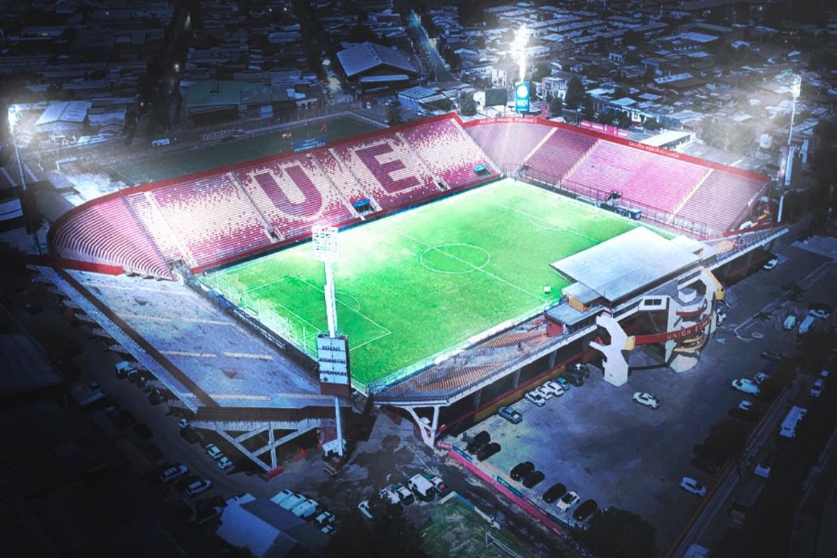 "Y si el estadio Santa Laura no habría recibido la remodelación que tuvo, hoy estaría condenado a ser un estadio San Eugenio II", expresa el autor de la ponencia.