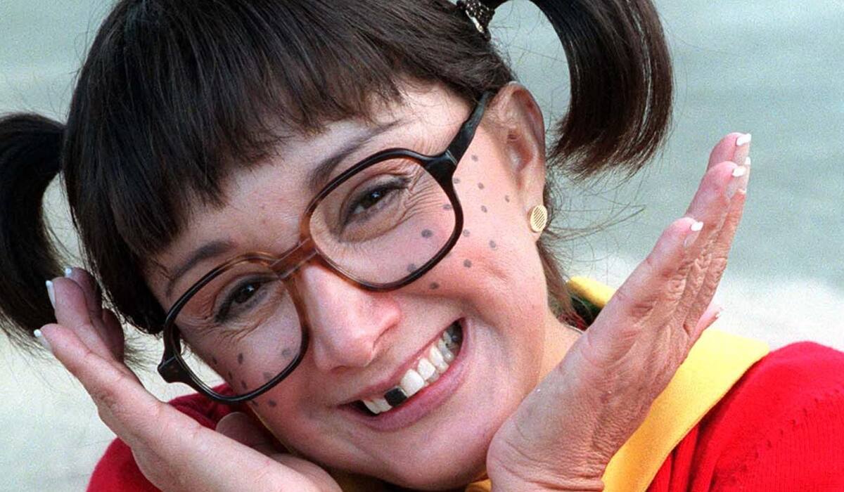 anunció su retiro de los escenarios.