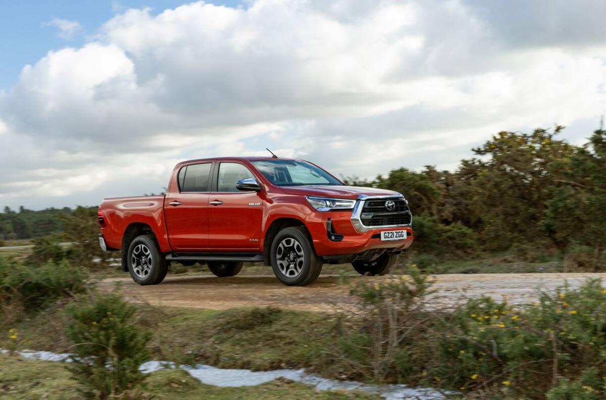 Escándalo en Toyota: Suspende entrega de modelos diésel