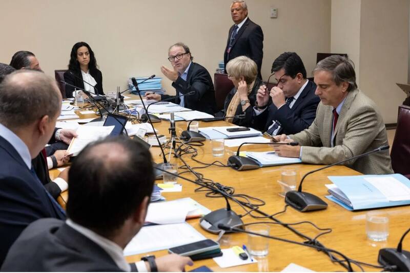 "Por sus obras los conoceréis". Los integrantes de la comisión que debe reformar las SADP. Son muchos para individualizarlos en este pie de foto: pero sabemos perfectamente sus nombres.