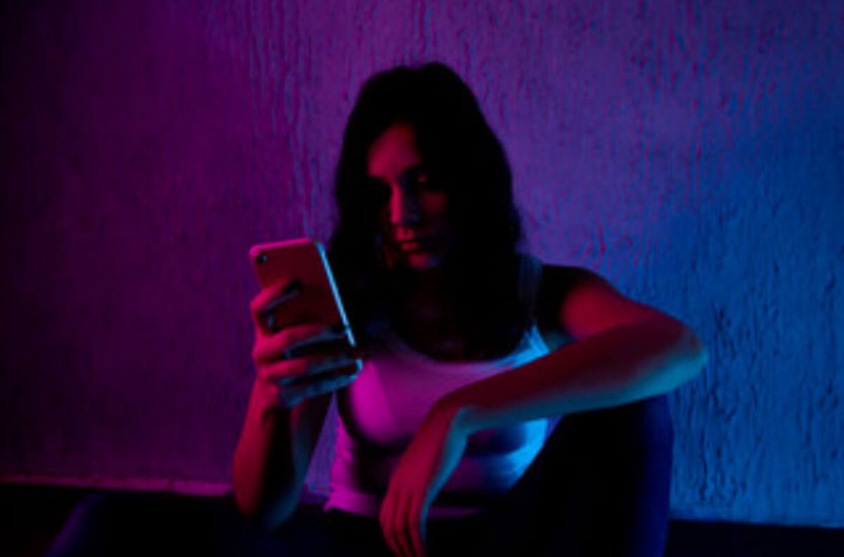 25% de los chilenos está dispuesto a hacerlo: el auge y los riesgos de conversar con la IA, según expertos