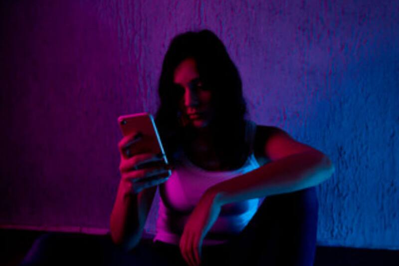 que no juzga: ¿Por qué preferimos conversar con IA que con nuestros pares?