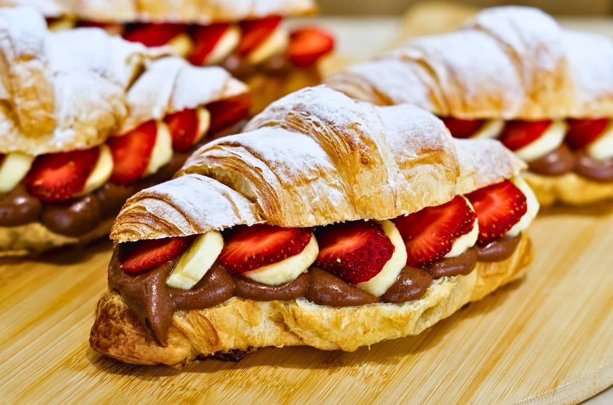 ¿Buscas algo dulce? Conoce el paraíso del croissant relleno que conquista en Concepción