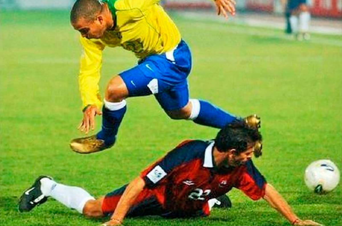VIDEO | ¡Contra el Fenómeno Ronaldo! Se cumplen 22 años de una de las jugadas más míticas de la Selección Chilena