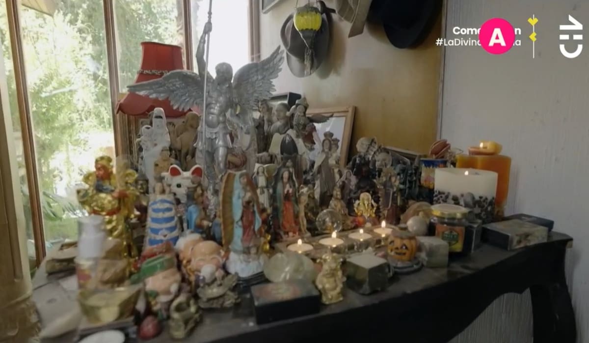 Uno de los altares de Pedro Engel. Créditos: Captura CHV
