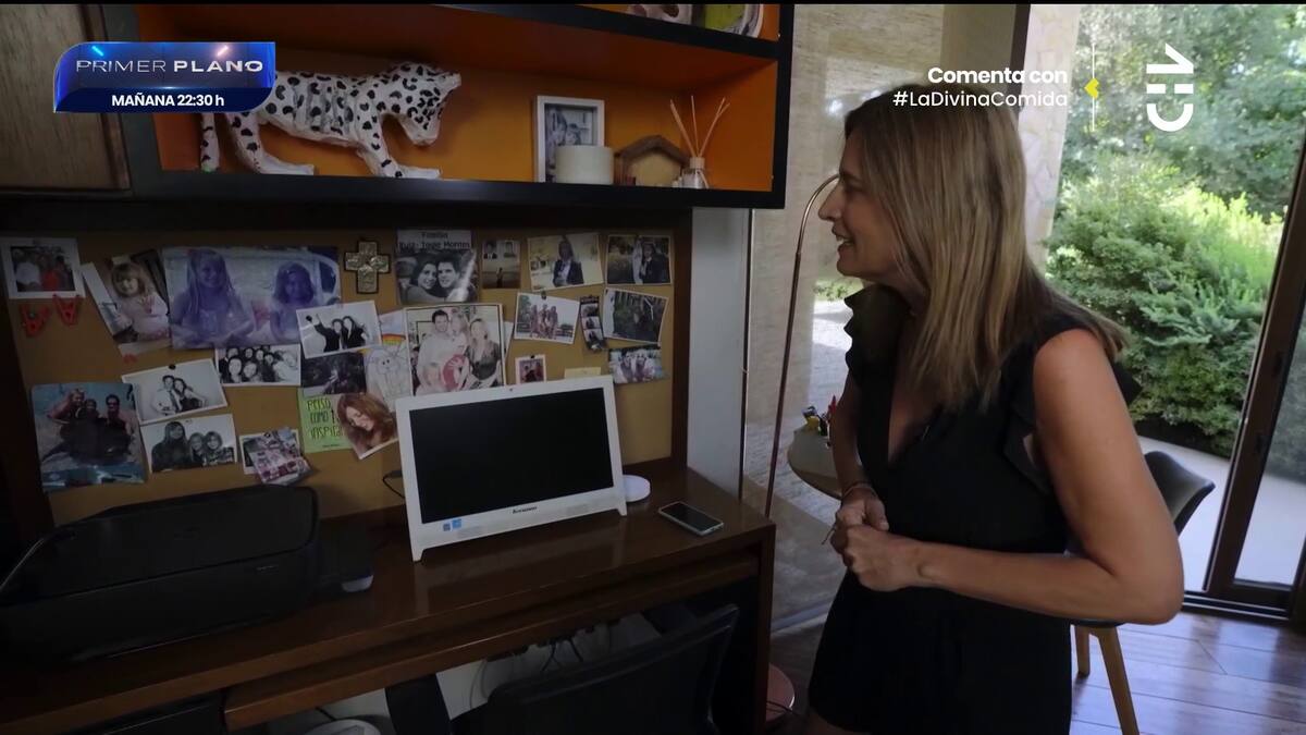 Este es el rincón que destinó para recuerdos, trabajo y familia.