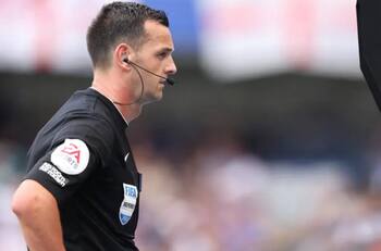 Los árbitros imparten justicia en la cancha, pero también pueden hacer grandes negocios