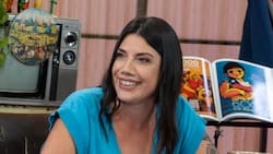 Es académica y doctora en filosofía, encontró el amor con un famoso periodista y hoy es la madrastra de tres hijos