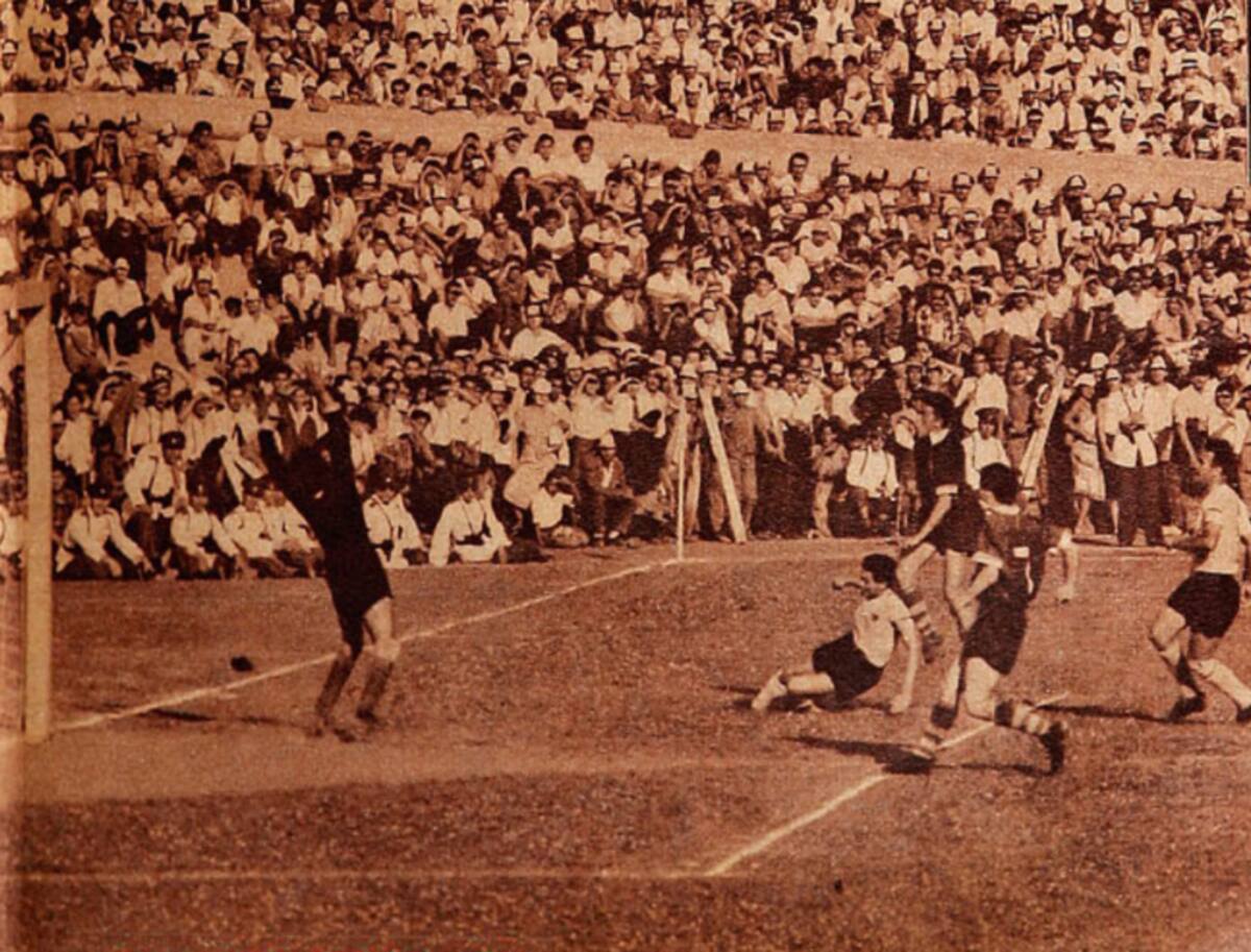 En un Estadio Nacional repleto, cruzados y albos igualaron sin goles, lo que le dio el título a Católica. El segundo de su historia.