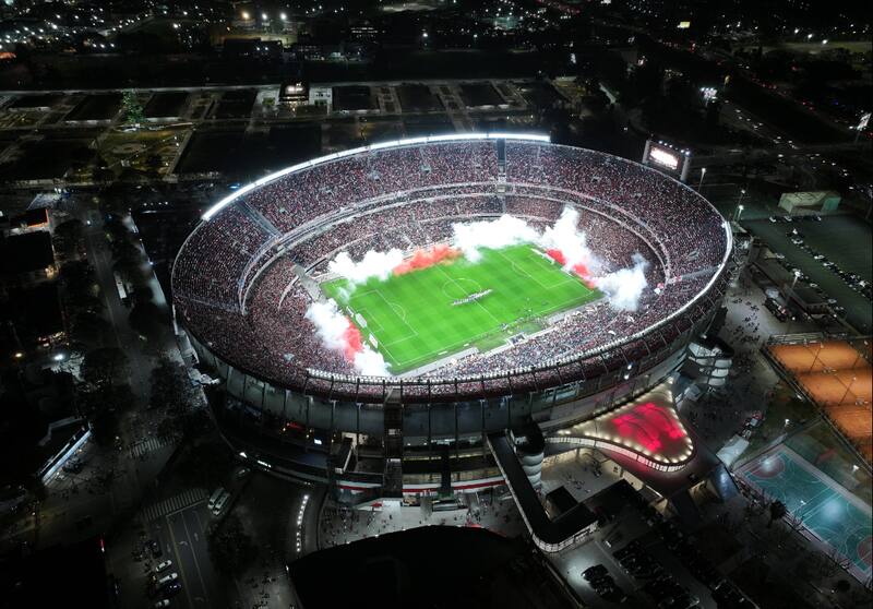 prepara un gran espectáculo para hacer sentir la localía ante Colo Colo. (Foto: @RiverPlate)