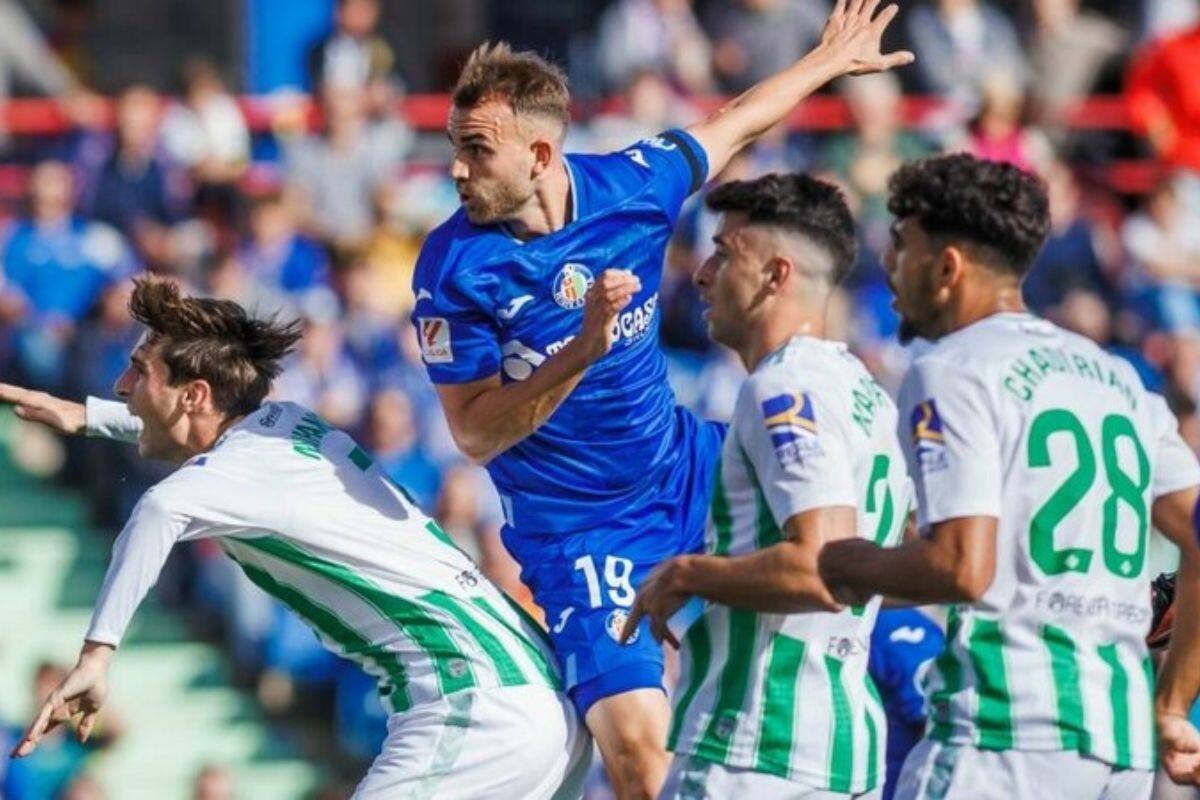 El Real Betis ha tenido un arranque de torneo solo regular, con 3 victorias, 5 empates y 2 derrotas en los 10 partidos disputados.