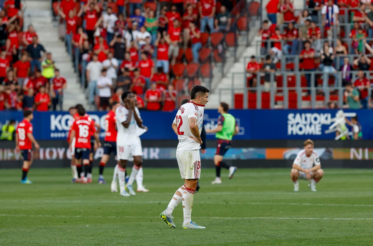 ¿Se va el DT del Sevilla? El equipo de Alexis y Suazo es un polvorín tras quedar en zona de descenso