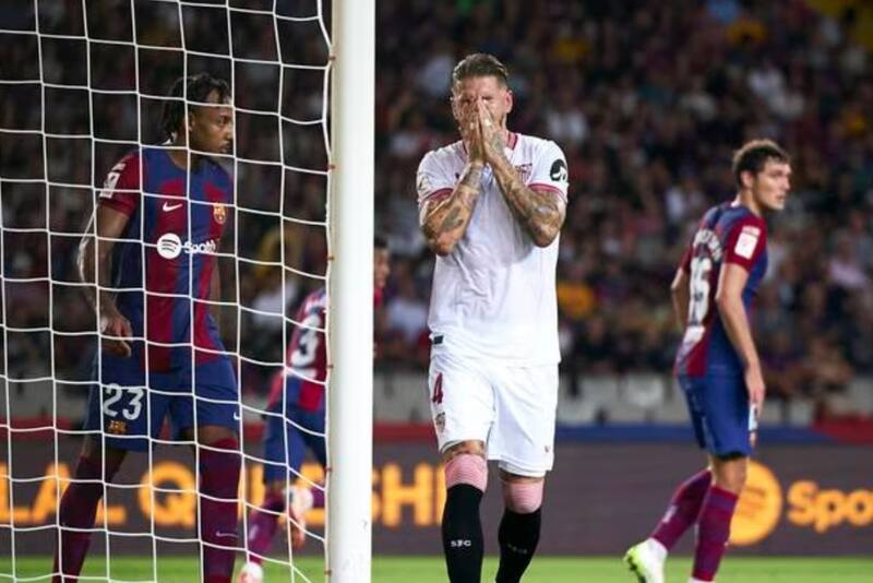 Sergio Ramos en su paso por el Sevilla contra el Barcelona.