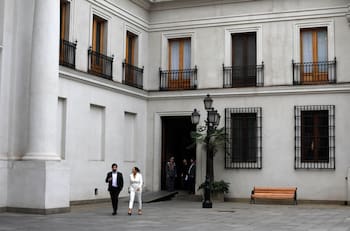 ¿Habrá acto en La Moneda por los 50 años del Golpe? Gobierno retiró contratos de Contraloría que autorizan evento