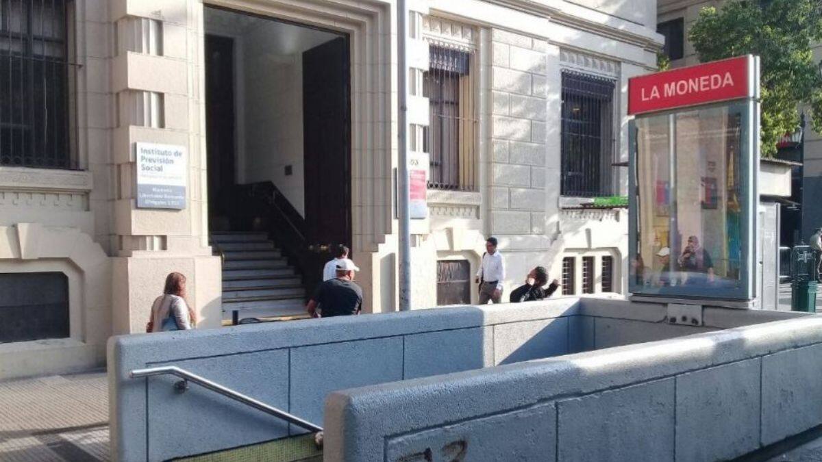 ¿Qué productos hay y cuánto cuestan? Así es Bazar Metro, la nueva tienda oficial de Metro de Santiago