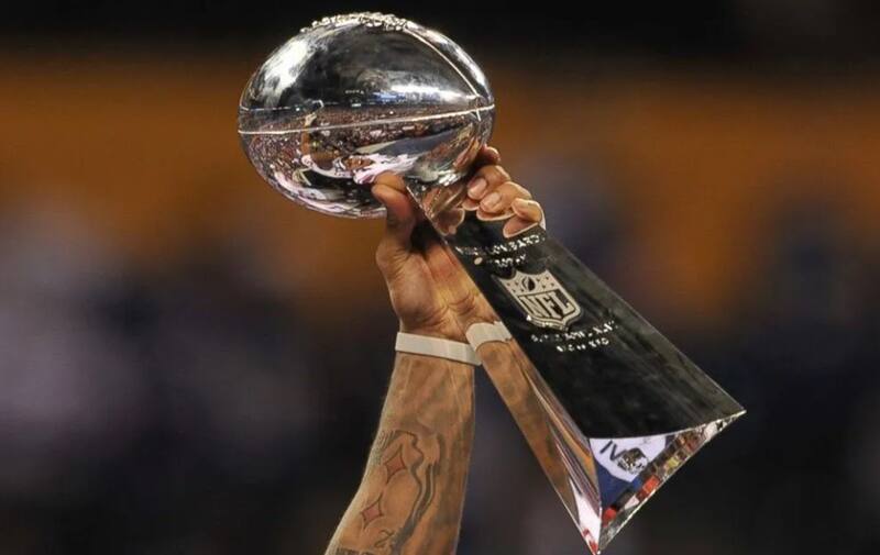 El trofeo Vince Lombardi se le entregará al ganador entre los Chiefs y los 49ers.