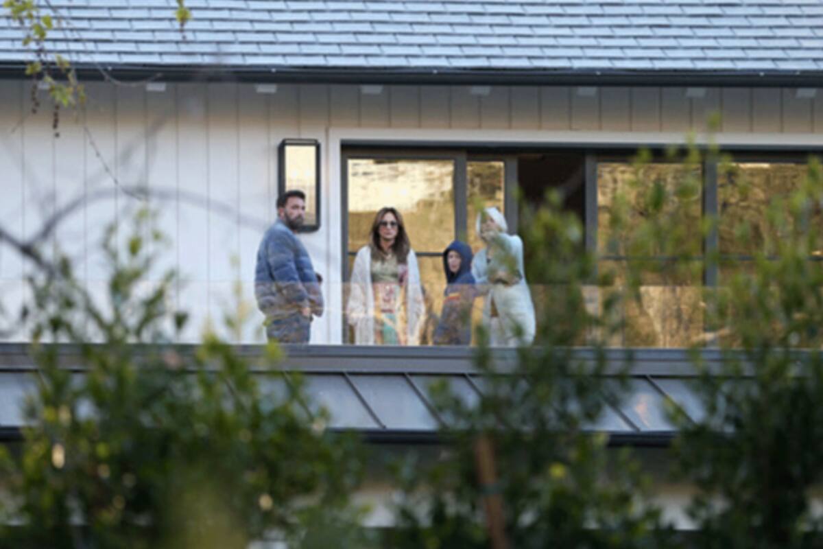 Ben Affleck y Jennifer Lopez conociendo su nuevo hogar/ Zillow